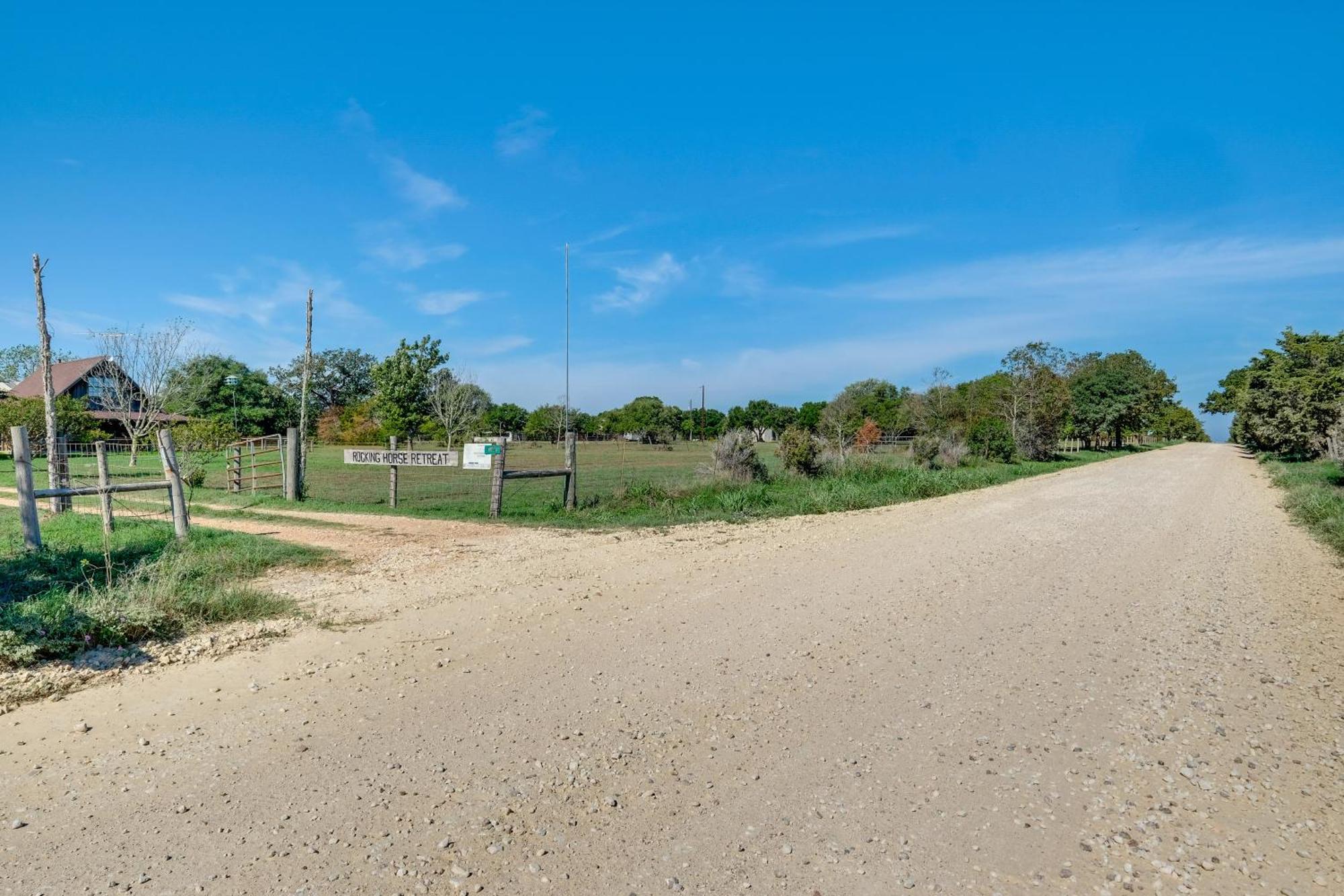 Delightful Carmine Studio On Farm Near Round Top! Buitenkant foto