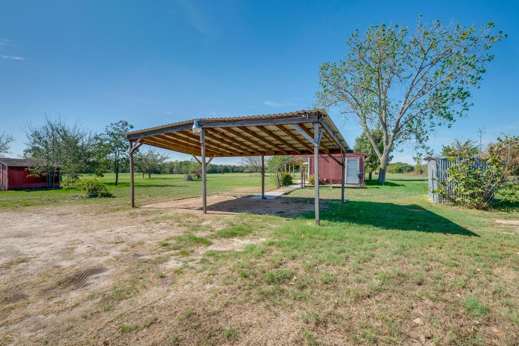 Delightful Carmine Studio On Farm Near Round Top! Buitenkant foto